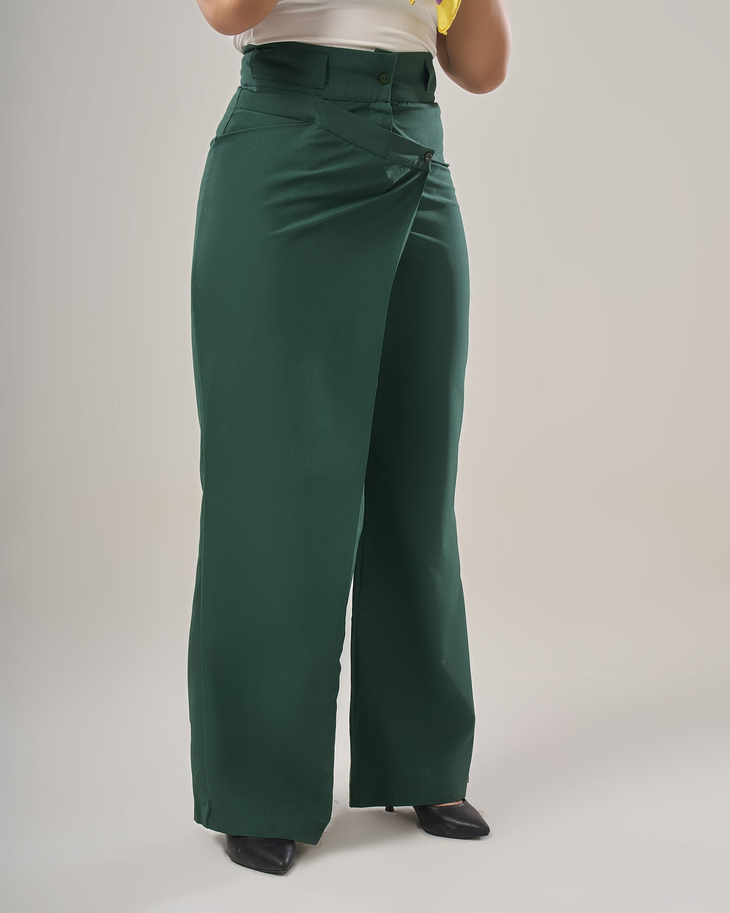 High-waisted wide leg pants
